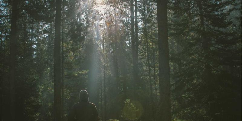 济南手表夜光功能失效修复指南：荧光材料补涂与老式镭夜光安全处理